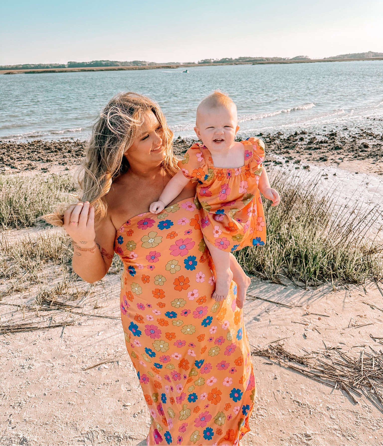 mommy & me dresses 🩷🌷🌸 currently both on sale! 