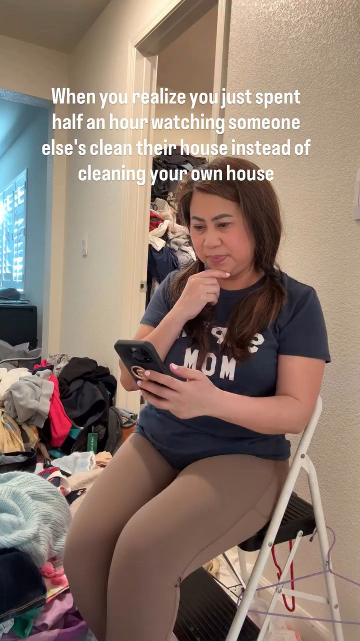 I totally forgot what I was doing 🤣

•
#momofinstagram #funnymom #relatablemom #momlife #sacramentomoms