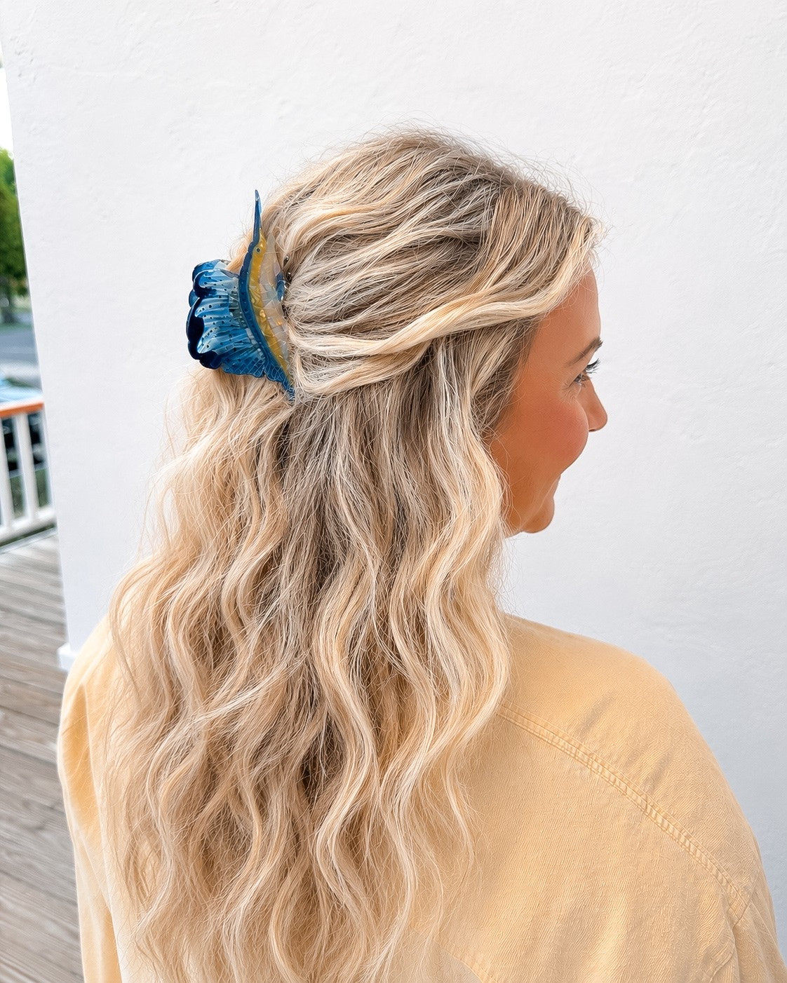 Okay wait… a FISH claw clip for beach vacations?! 🐠🌊 instantly added to my summer personality traits 😂🩵 the cutest little coastal accessory and it actually holds my thick hair!! #BeachHair #CoastalStyle #FishClawClip #SummerAccessories #LTKBeauty #AmazonFinds #VacationStyle #ClawClip #MermaidVibes #SummerHair

#LTKgrwm #LTKootd #LTKmomlife
