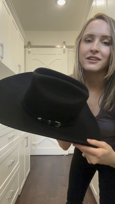 A beautiful cowboy hat by Ariat, sourced from Amazon!

#LTKSeasonal