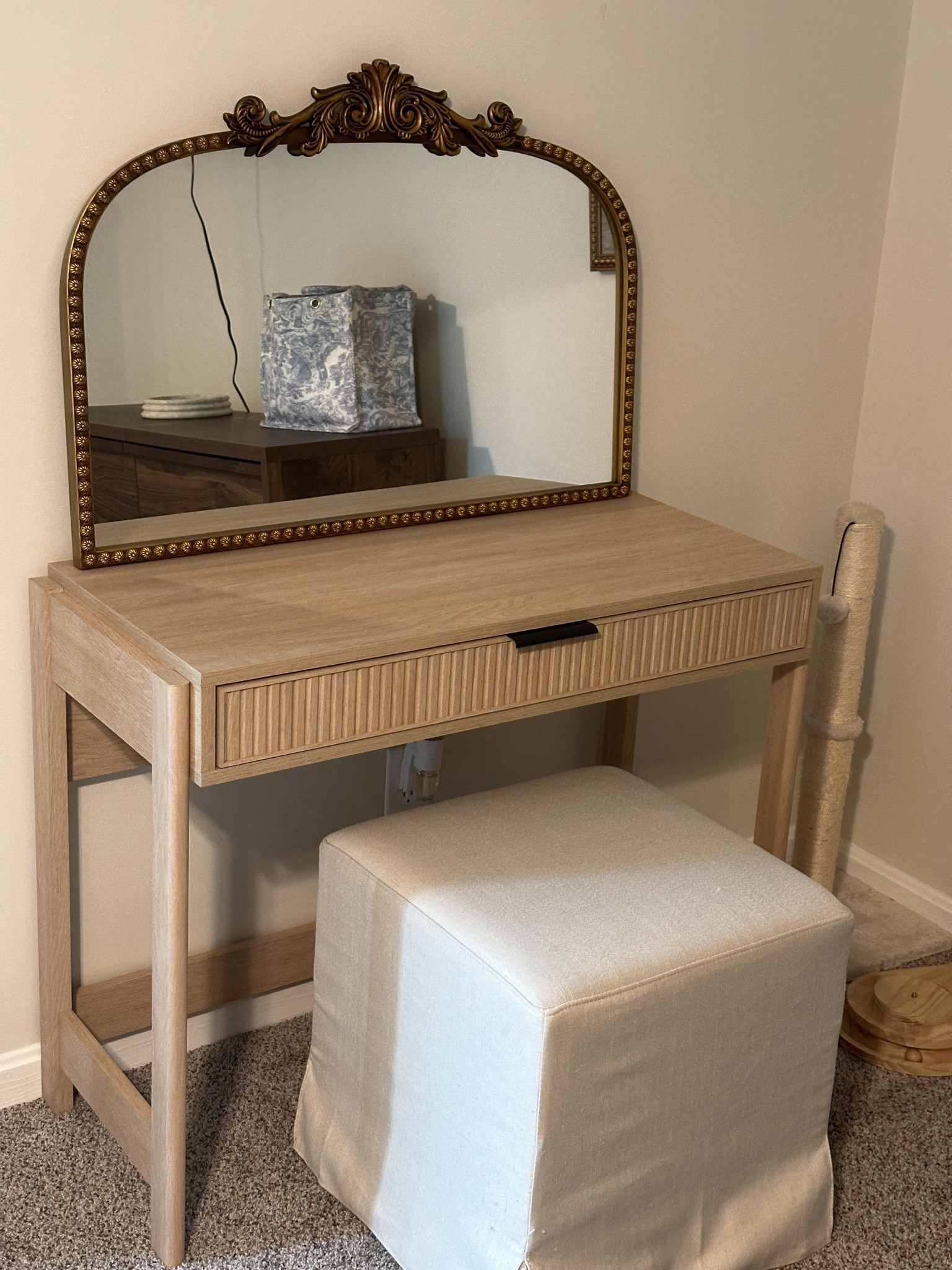 Bedroom vanity

#LTKHome #LTKgrwm #LTKBeauty