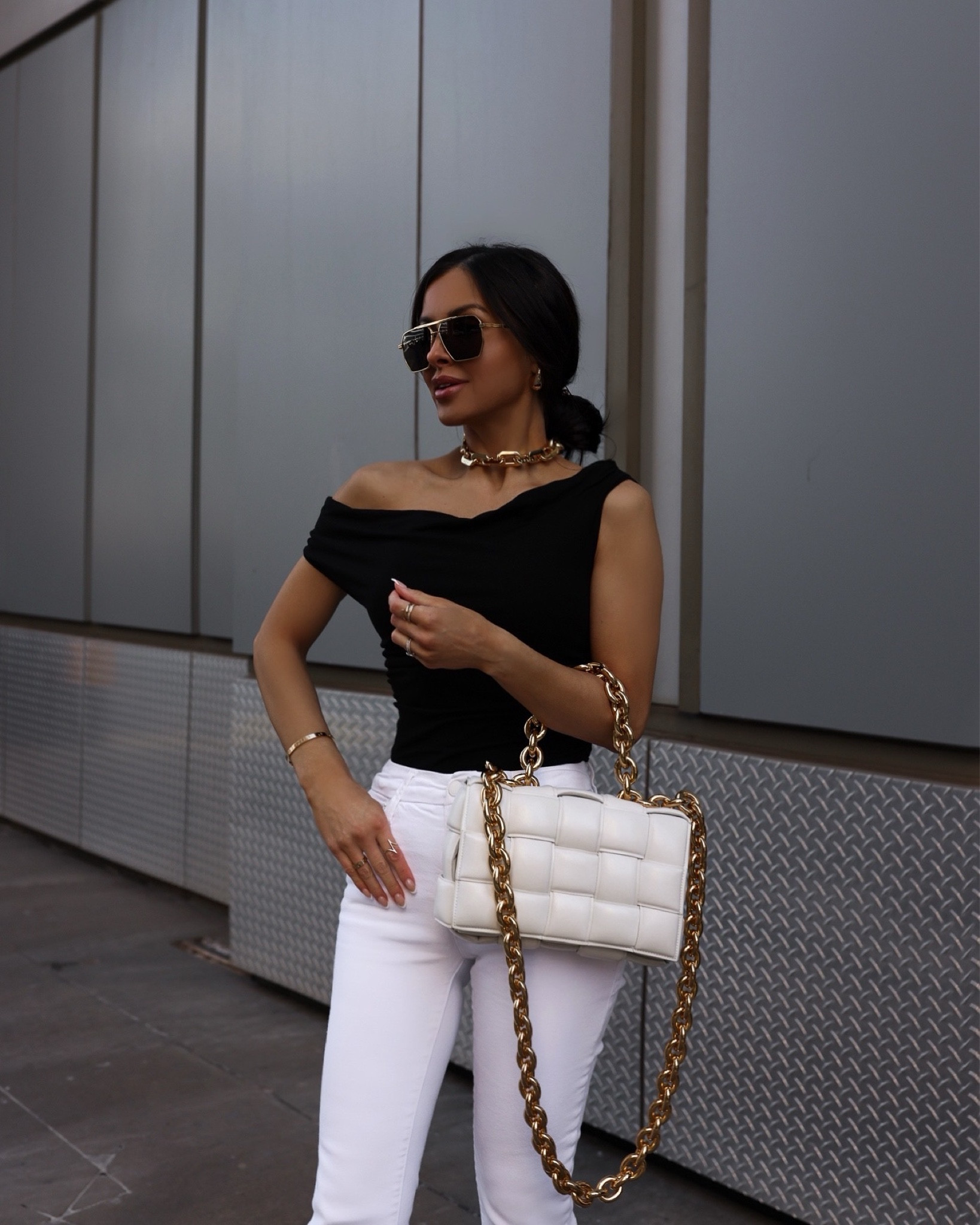 Spring outfit ideas / wardrobe staples
Saks off shoulder bodysuit wearing an XS
Good American white denim wearing a size 24/0
Bottega Veneta The Chain Cassette Bag
Gucci slingbacks run TTS


#LTKSeasonal #LTKstyletip #LTKfindsunder100