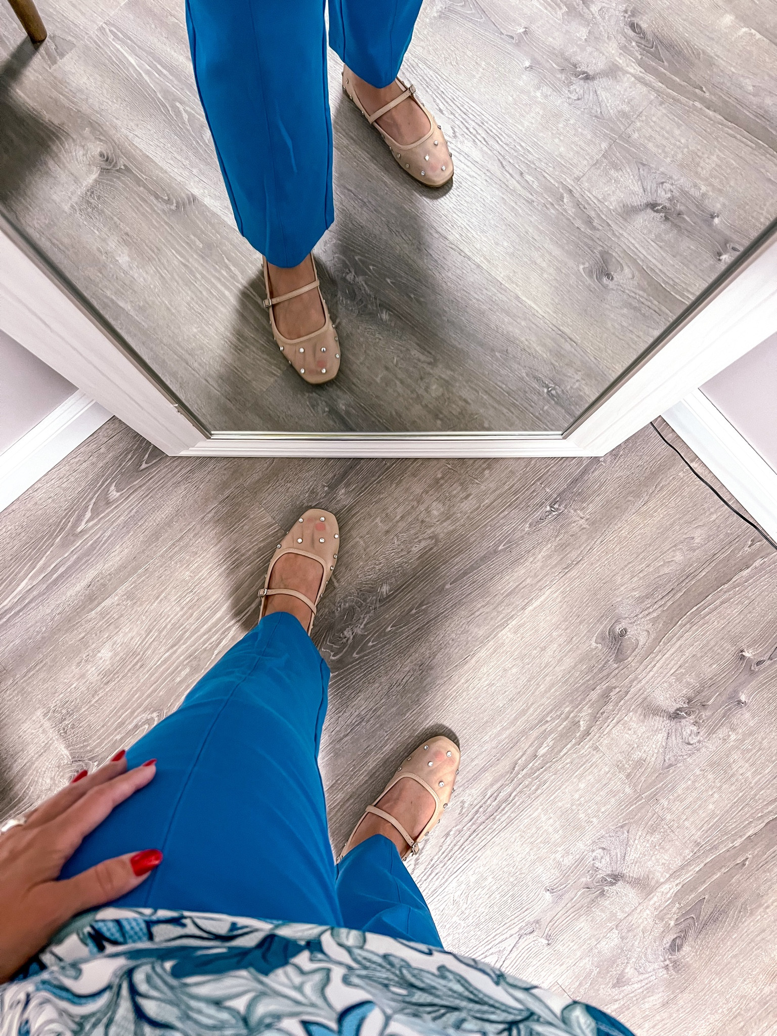 Mesh ballet flats are perfect shoe to transition into fall. I also have these in leopard print and black. 

Ballet flat 
Flat shoe 
fall shoes 
Mesh shoes 
Fall outfit 
Business casual shoes 
Target shoes
Target finds
Under $50
Comfortable shoes 

#LTKOver40 #LTKShoeCrush #LTKFindsUnder50