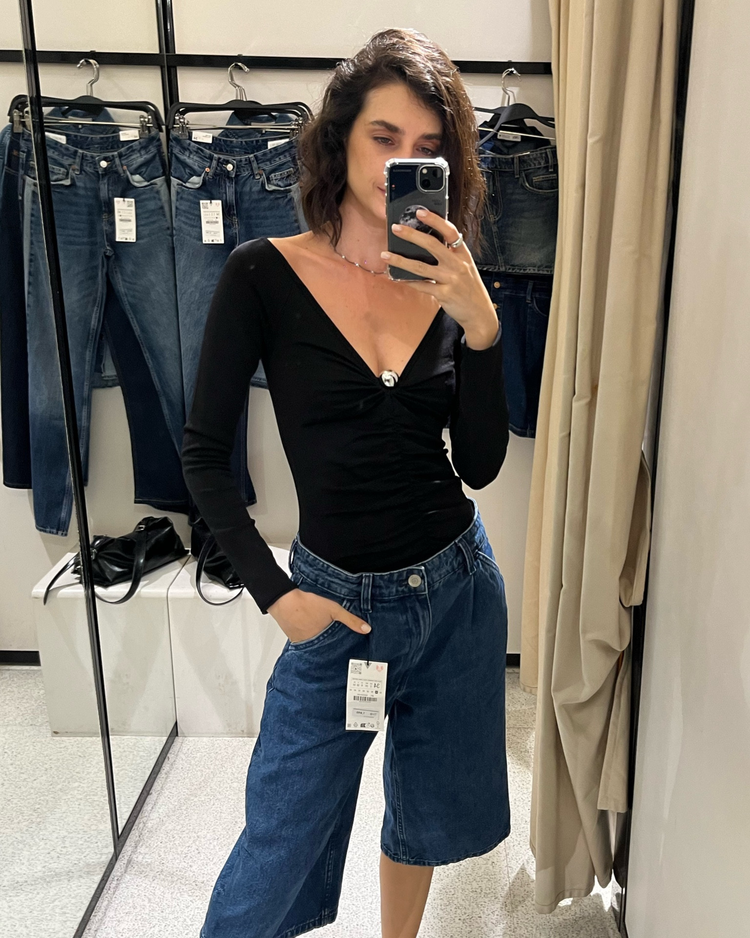 BERMUDA JEANS - Look básico e casual 💎

#LTKbrasil #LTKdicadeestilo #LTKmodapraia