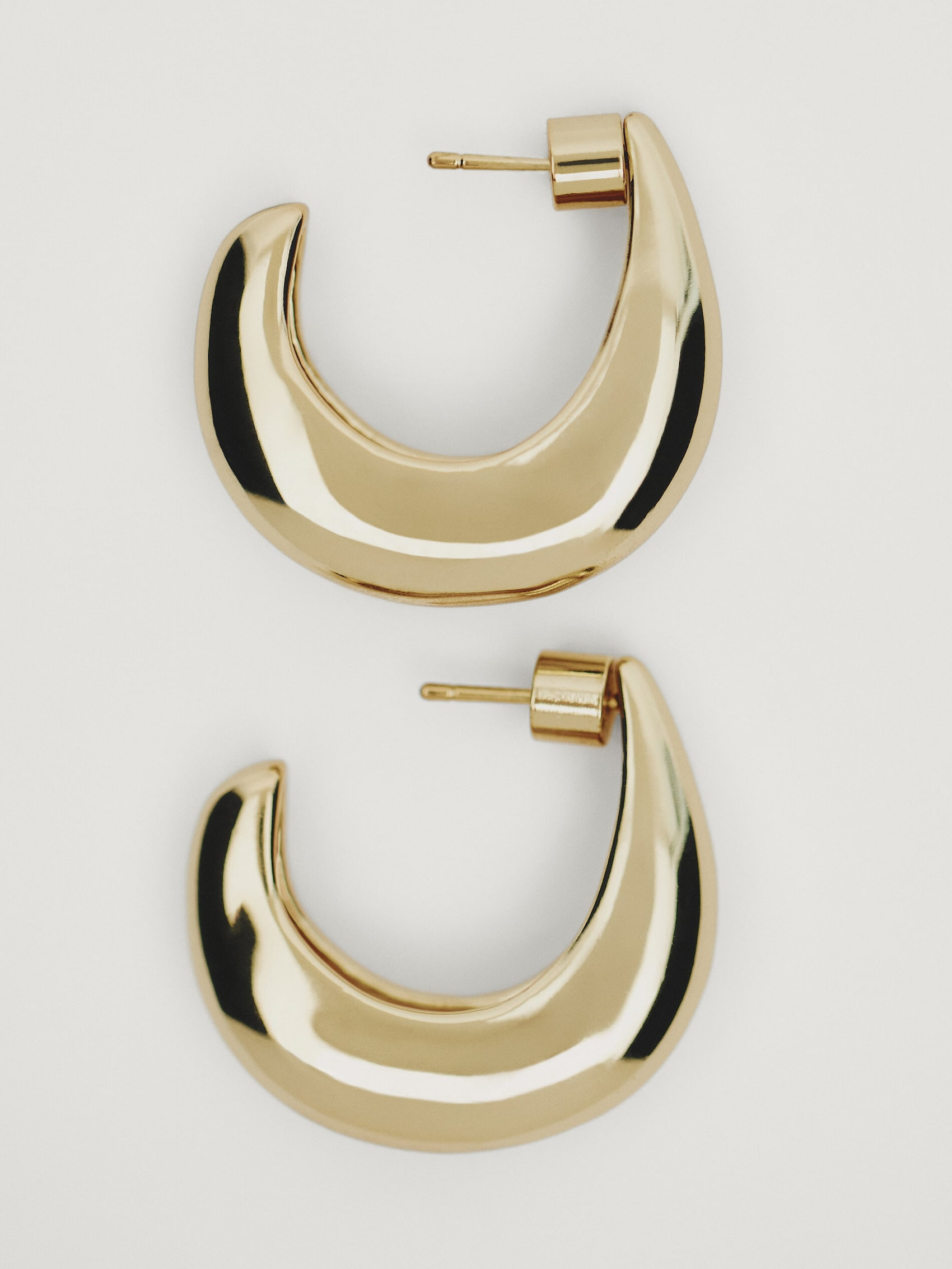 Small plain hoop earrings | Massimo Dutti US