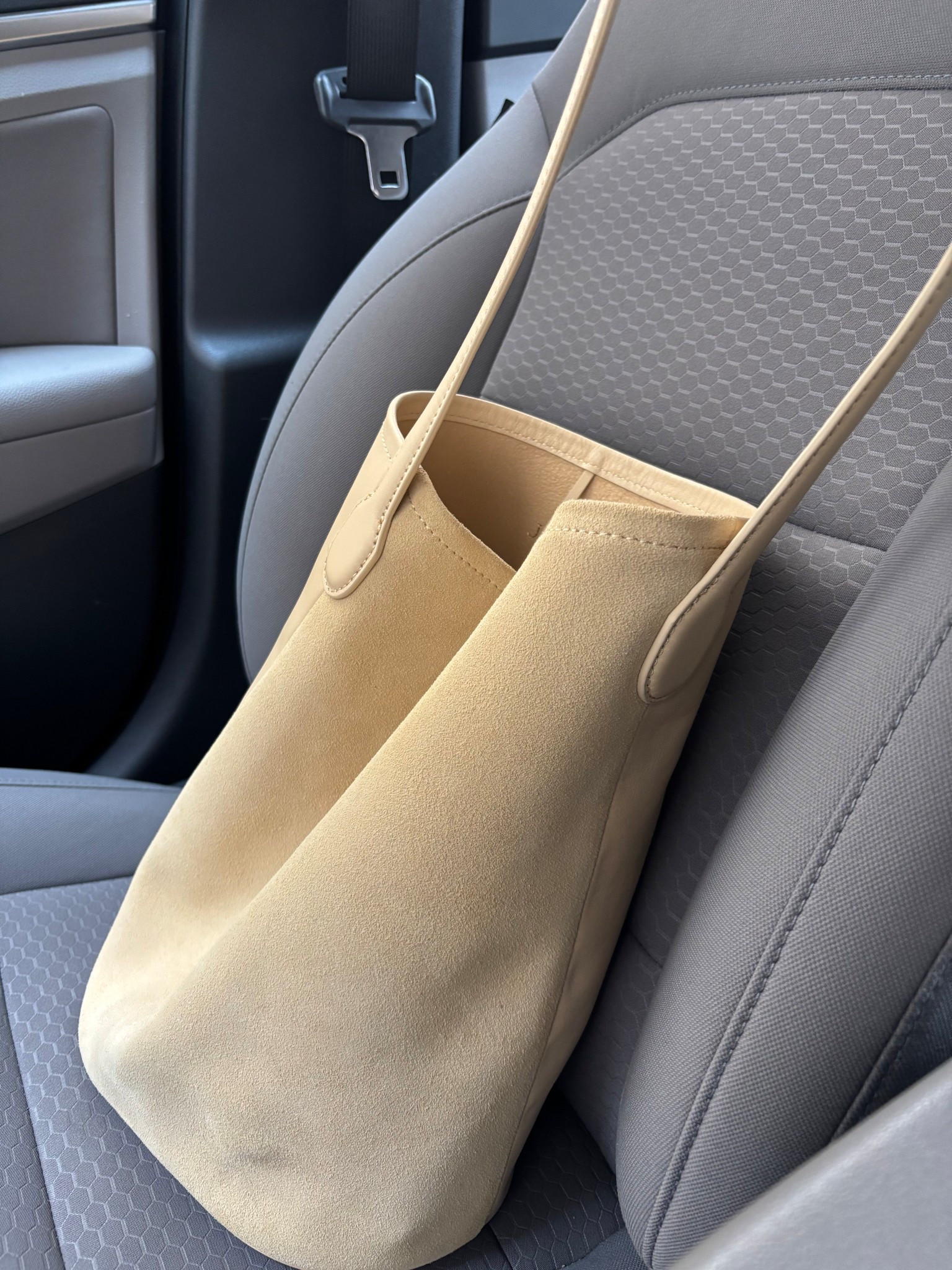 Love this bag for adding a little color to my otherwise neutral outfits ✨

#LTKSeasonal #LTKItBag #LTKSaleAlert