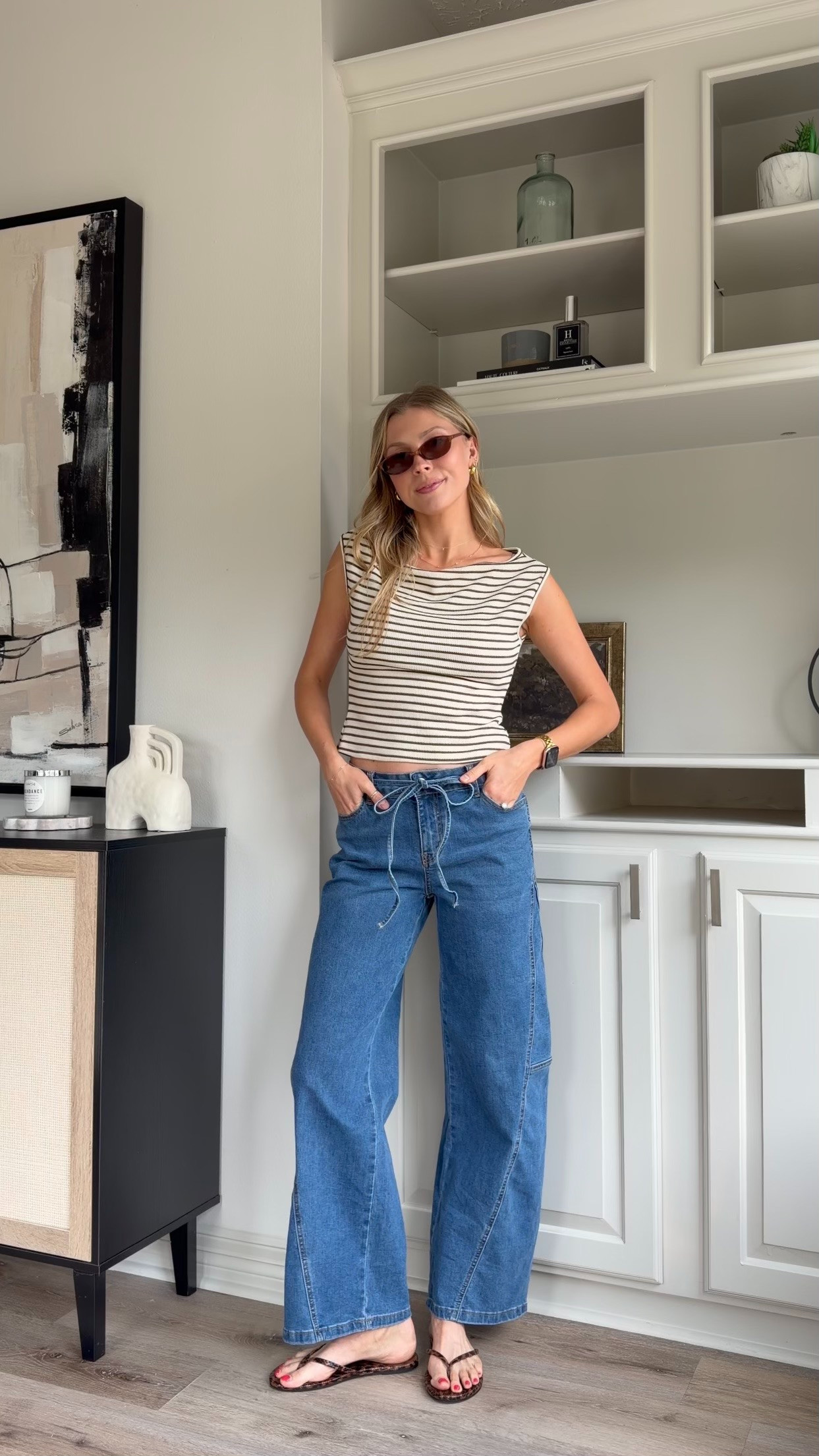 Easy summer outfit for moms | nursing friendly + stretchy waistband. I'm 5'7 wearing S in top , 4 in jeans.  

 