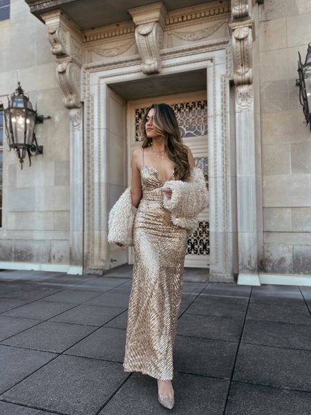 New Year’s Eve outfit inspo 🤎 Stunning gold maxi dress and fur coat outfit. 

Vici
Gown 
Wedding guest dress
Black tie 
Holiday 
Birthday 

#LTKstyletip #LTKSeasonal #LTKHoliday