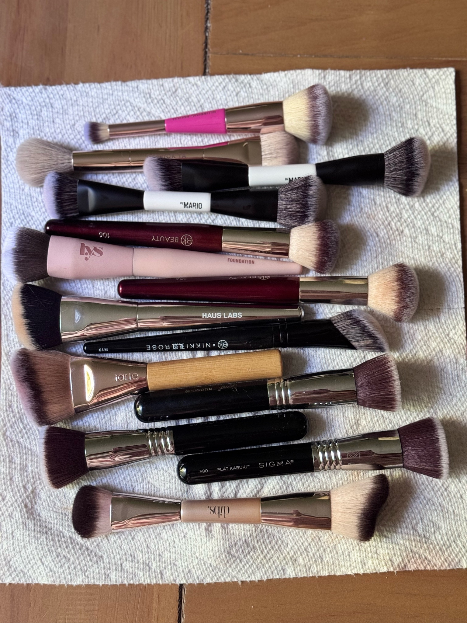 Cleaned makeup brushes for the win 🥇 these are a few of my favorites. You can tell I like a brush when I have multiple 🫶🏽

#LTKBeauty
