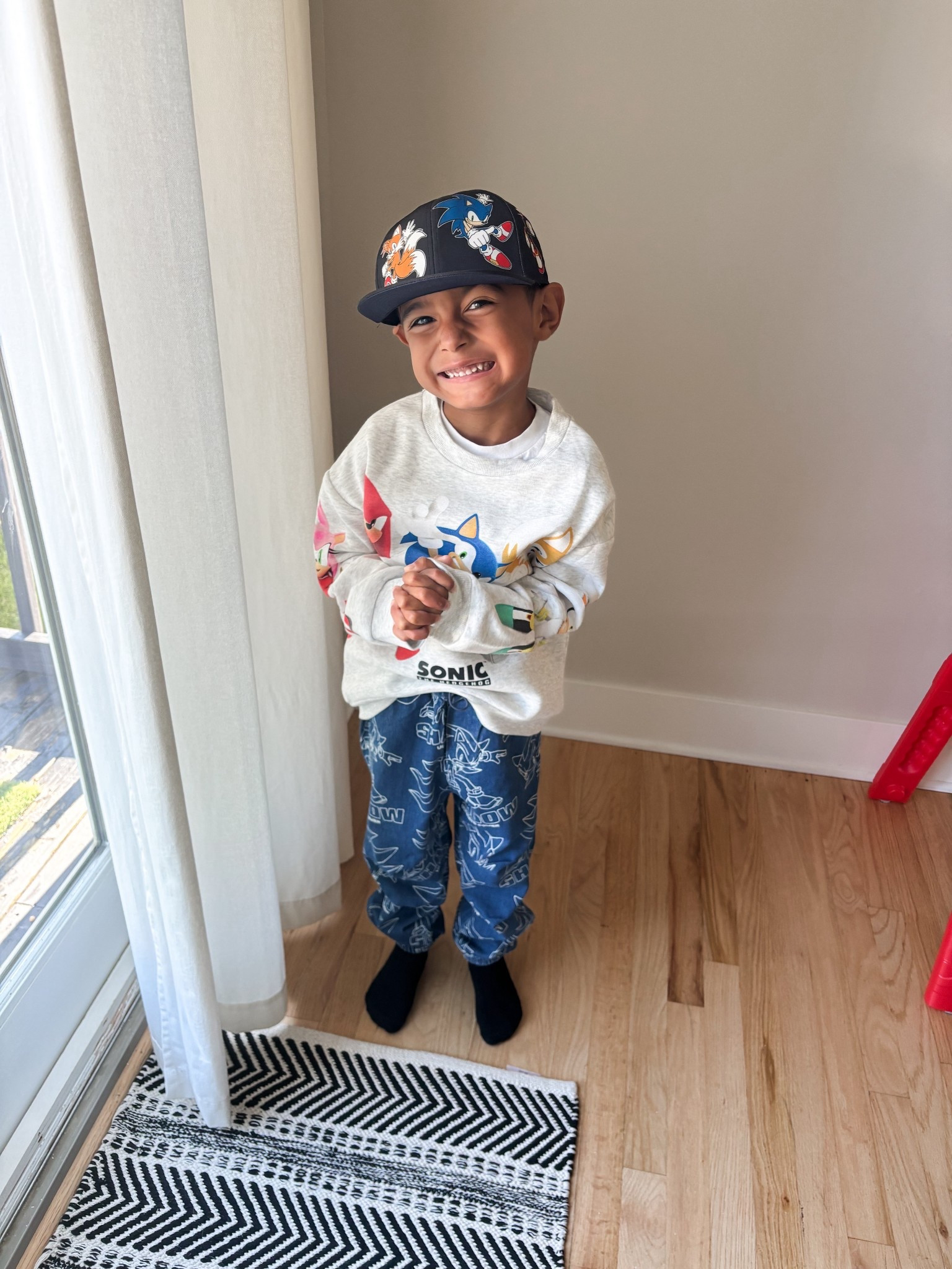 H&amp;M kids 
- sonic the hedgehog crewneck sweatshirt
- sonic the hedgehog joggers 
#h&amp;mkids

#LTKKids