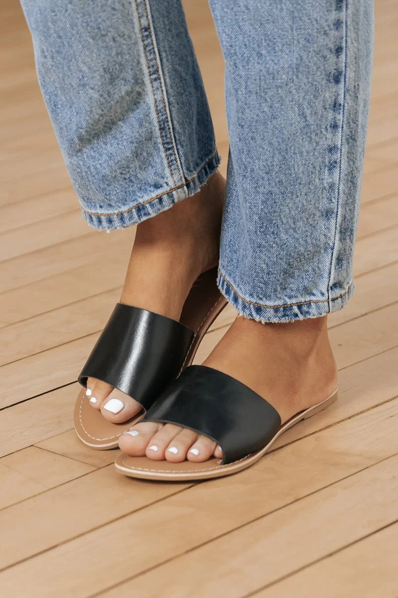Coconuts by Matisse Cabana Slides - Black | Magnolia Boutique