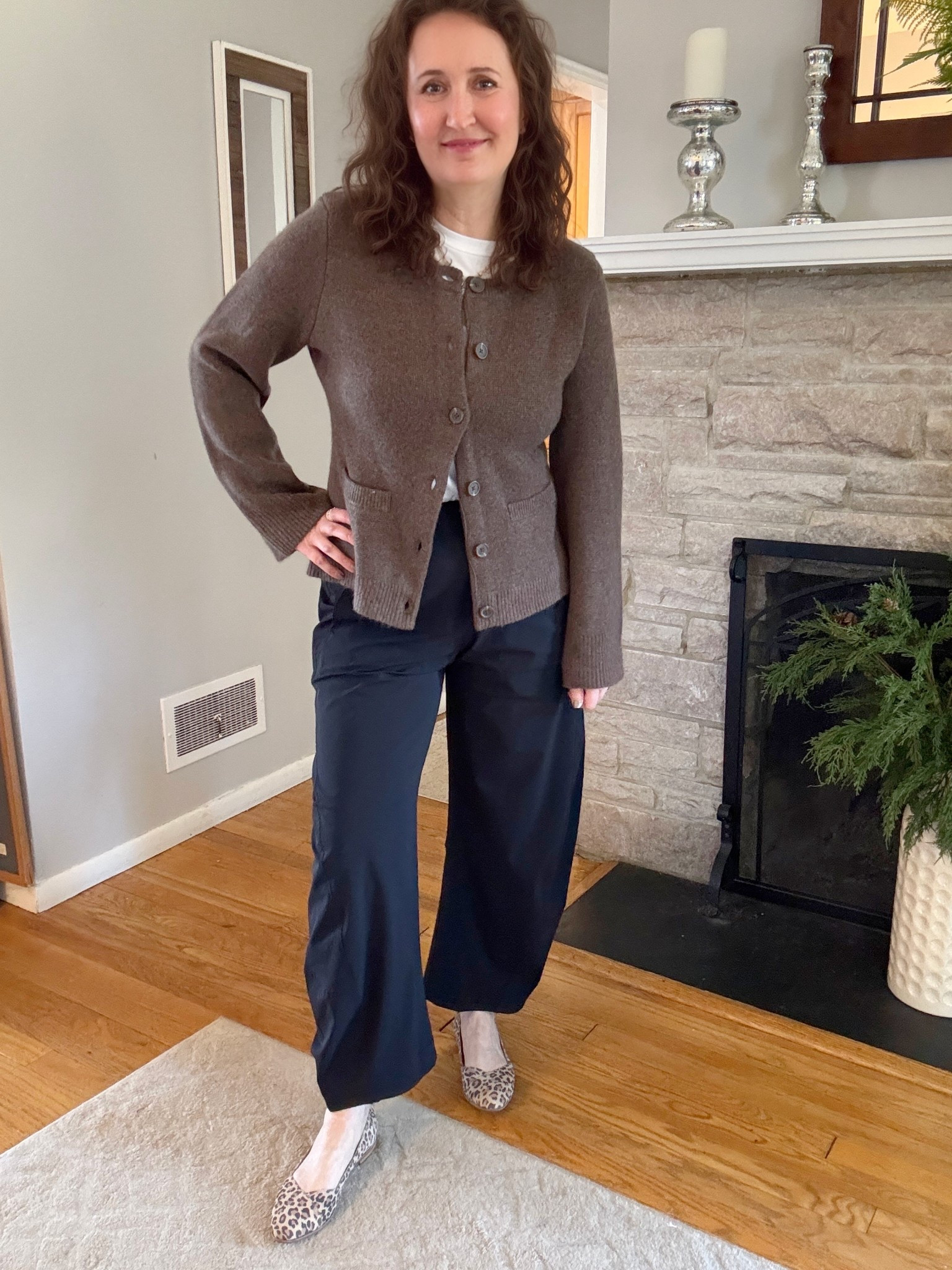 These pants are incredibly comfortable, well made, it has an expandable waist  in the back so it looks good in the front!  Very roomy pockets. Comes in three colors. Wearing size 8. Comes in petite 

#LTKmomlife #LTKMidsize #LTKActive