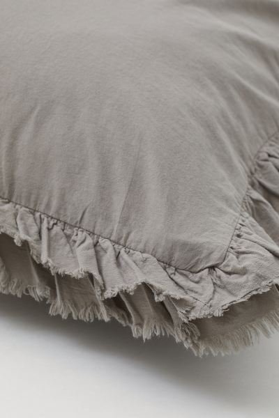 Ruffle-trimmed Pillowcase | H&M (US + CA)