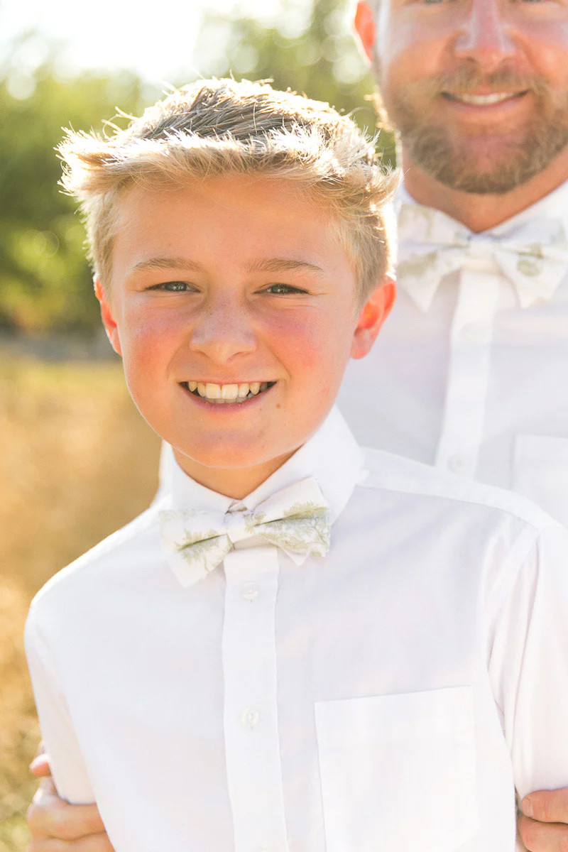 Valencia Bow Tie in Sage | Ivy City Co
