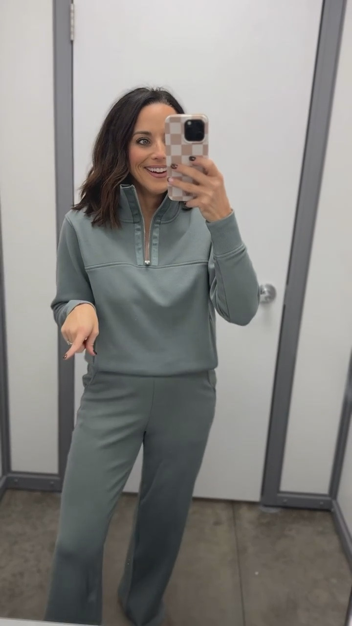 Y’all this one’s a Walmart win!! The matching joggers and half zip jacket looks and feels so luxe.
Y’all I can’t get over how buttery it feels. Perfect for running errands or traveling this holiday season. SO good!!

Commission Links - Walmart partner

Travel outfit, Athleisure, active wear, casual outfit, comfy style, daytime look, Walmart finds, VintagePickin



#LTKHoliday #LTKSeasonal #LTKootd