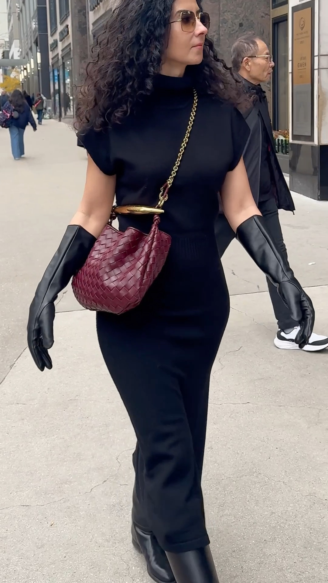 Winter 2025: Most Elegant Trend / Long leather gloves 

#LTKgrwm #LTKGiftGuide #LTKootd