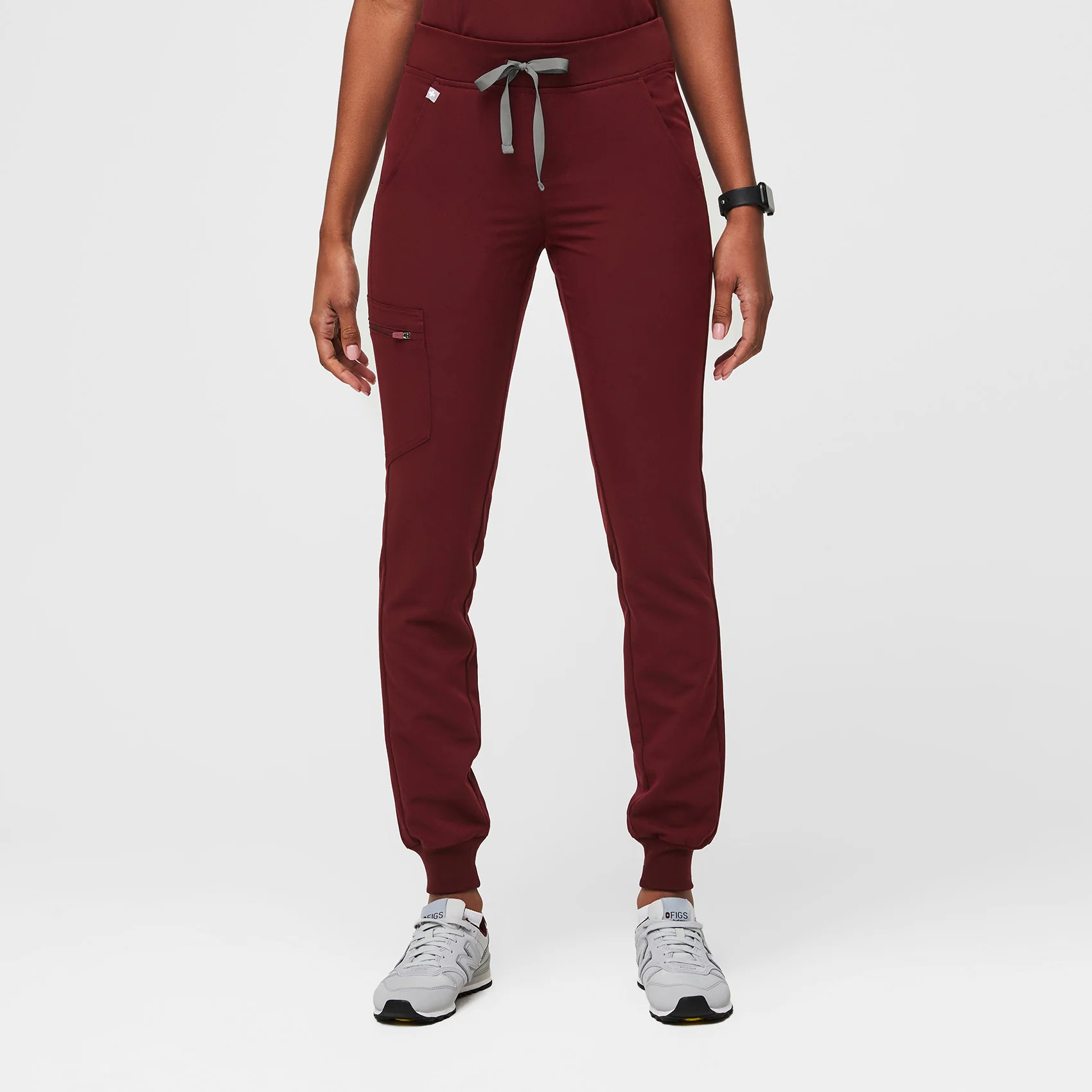 Women's Zamora™ Jogger Scrub Pants - Burgundy · FIGS | FIGS