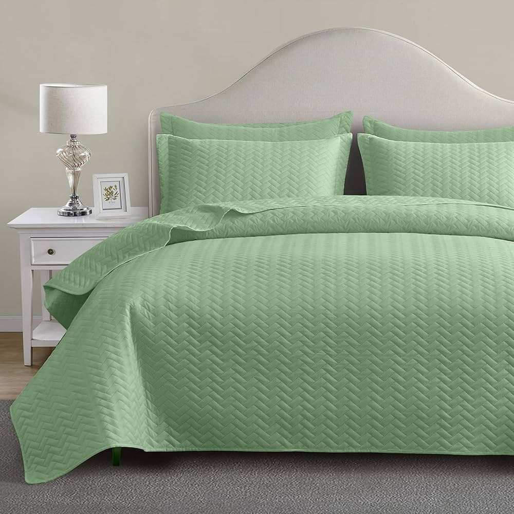Maple&Stone Quilt Set Full/Queen, Lightweight Mint Green Bedspread Ultrasonic Chevron Pattern Lig... | Amazon (US)
