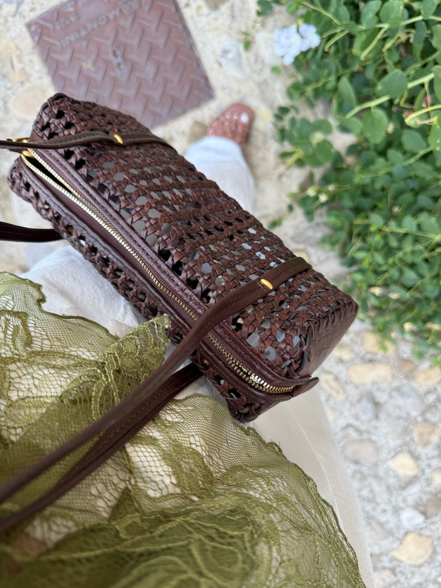 Cutest Madewell handbag, you could totally carry into fall!

#LTKootd #LTKOver40 #LTKdayinmylife