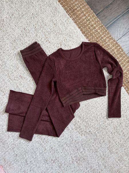 This set from alo in the must have color of the season is going to be a daily wear. I got size small in the top & bottoms. 
 
#alo 

Black Cherry - Matching Set - Cherry Red - Fitness - Fitness Fashion - Workout Set - Gym Outfit - Errands Outfit - Cherry Cola 

#LTKover40 #LTKfitness #LTKstyletip