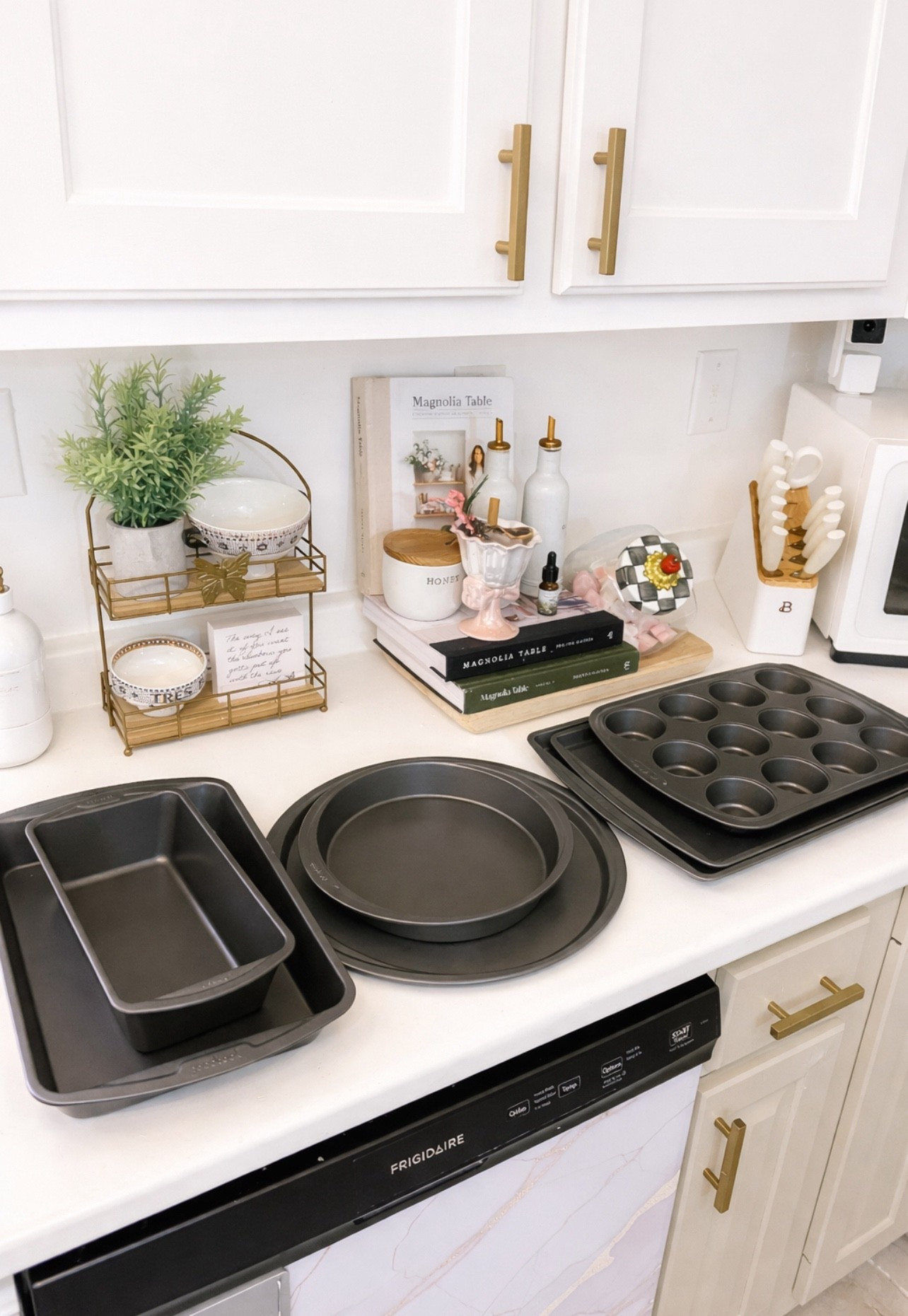 My favorite non stick baking sets 

#LTKmomlife #LTKHome #LTKFindsUnder50