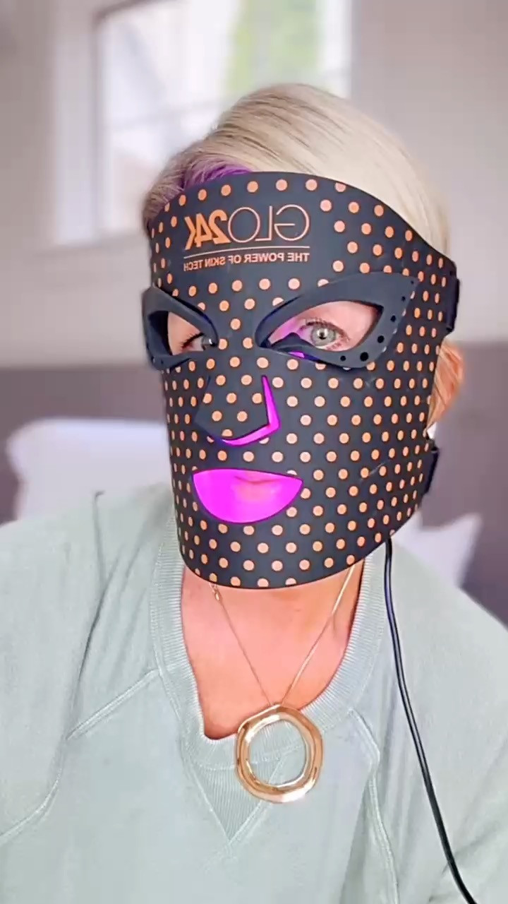 The GLO24K 7 Color LED Photon Super Mask is on major sale today for Macy's Bouquet of Deals. This deal is TODAY ONLY! Don't miss out on this one. 

@macys 

 #macyspartner 

#LTKMothersDay #LTKOver40 #LTKSaleAlert