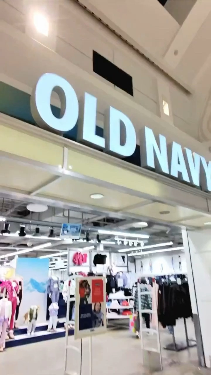 POV trying on clothes at Old Navy as a curvy midsize & petite 5’2” 🤓🫶🏼 tried on everything in a size large and the jeans were size 14.

Bust 39”
Waist 32”
Hips 47”
Height 5’2"

#LTKPetite #LTKMidsize