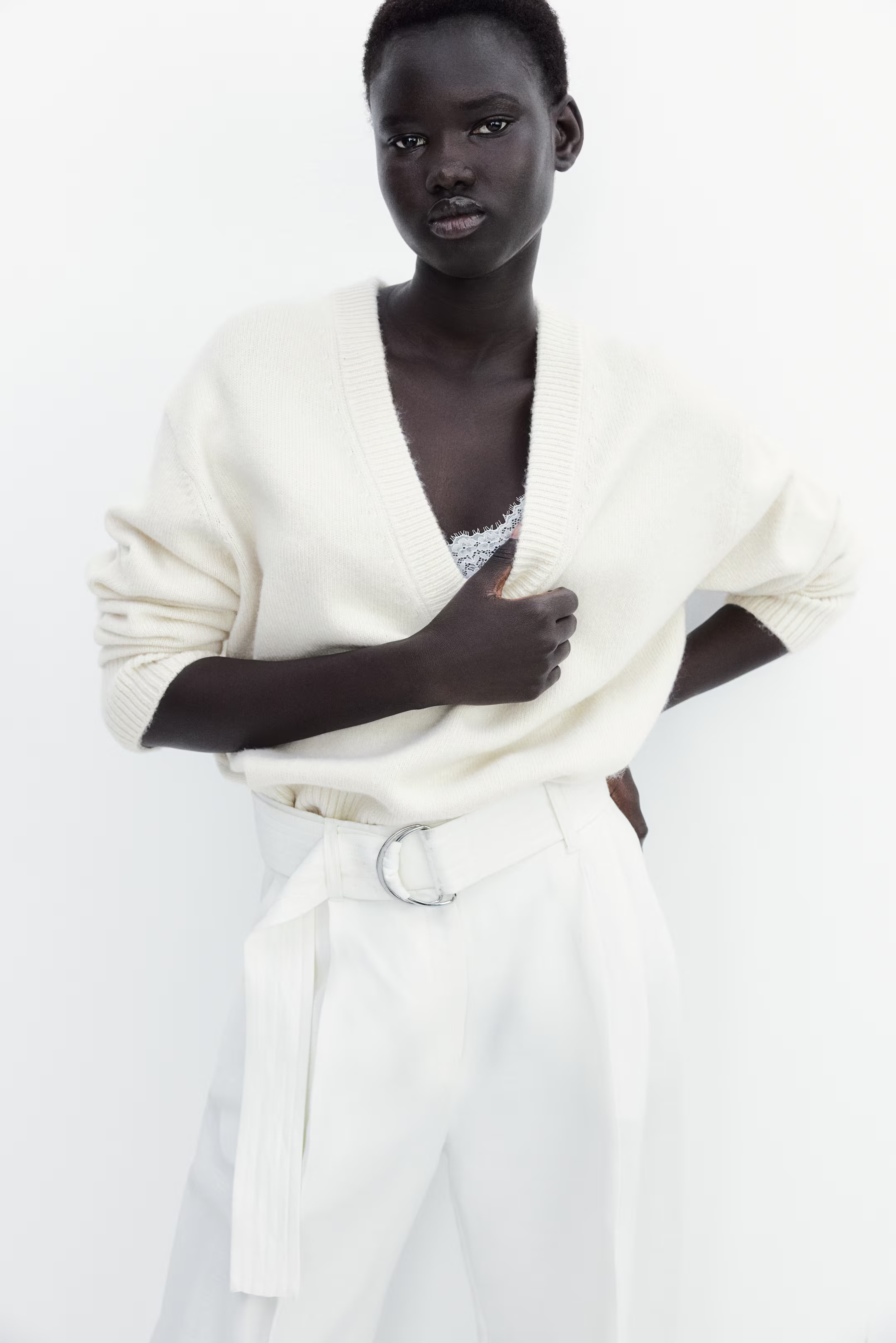 V-neck jumper - Light beige - Ladies | H&M GB | H&M (UK, MY, IN, SG, PH, TW, HK)