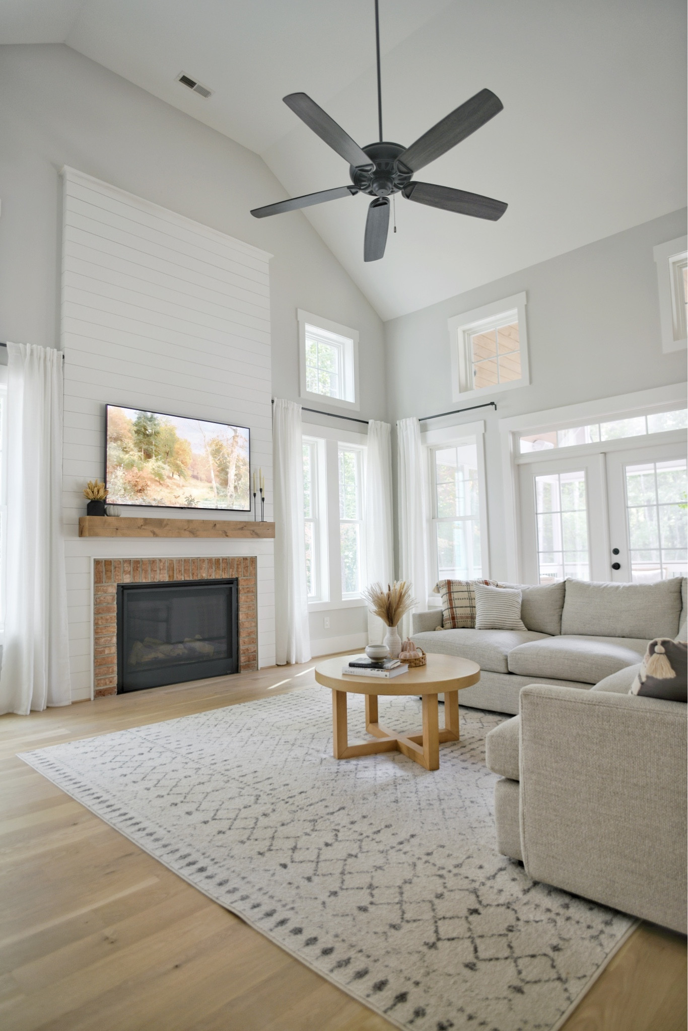 Fall Decor 🧡

Faux florals, coffee table, mantle, sectional couch, rug.

#LTKSeasonal #LTKhome