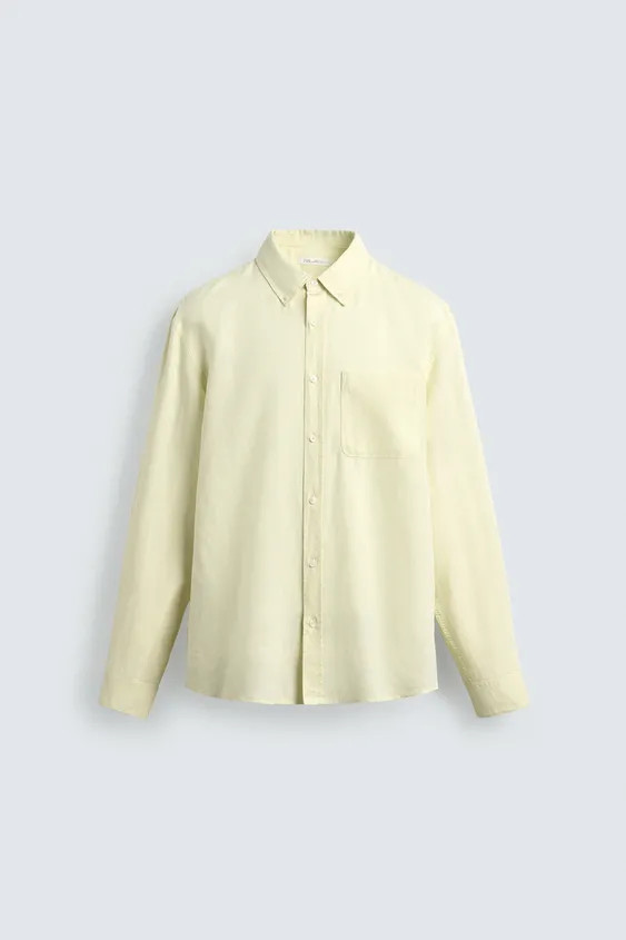 Model height: 187 cmRegular fit shirt made from a linen and cotton blend. Featuring a button-down... | Zara US