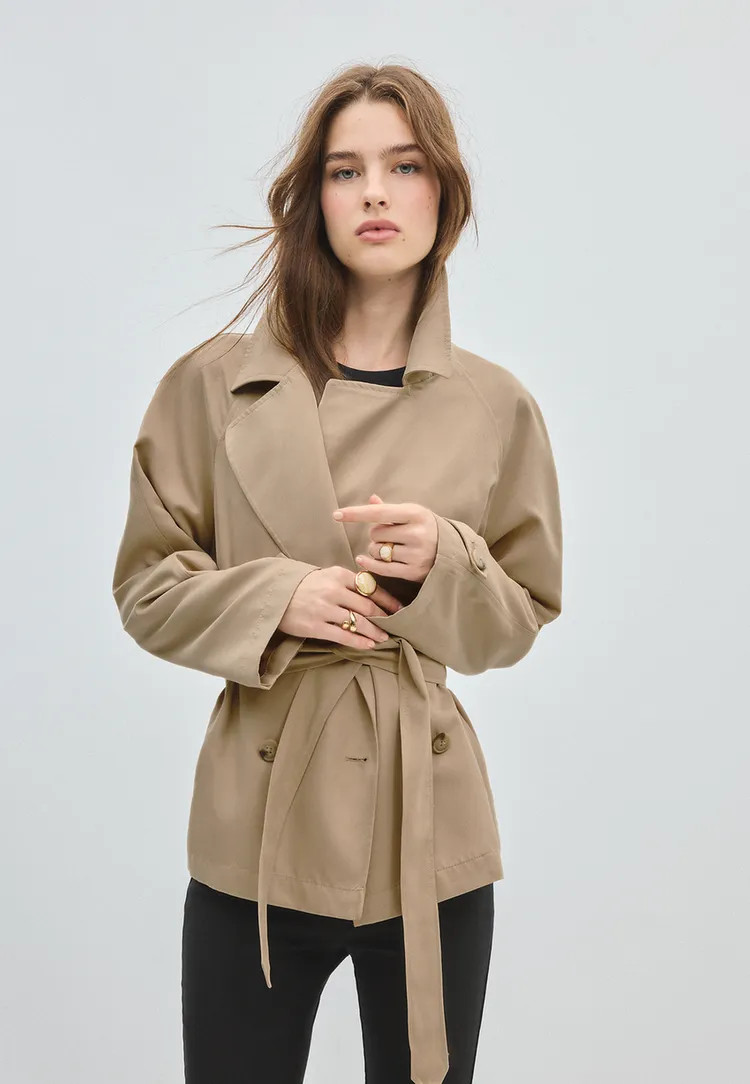Short flowing trench coat with belt - Women's Jackets and trench coats | Stradivarius United King... | Stradivarius (UK)