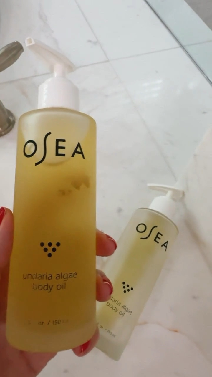 I love this body oil so much. It leaves my skin soft and moist, and the scent is amazing!
This face mist is also really good, and perfect to hydrate your skin while traveling 



#LTKOver40 #LTKU #LTKBeauty