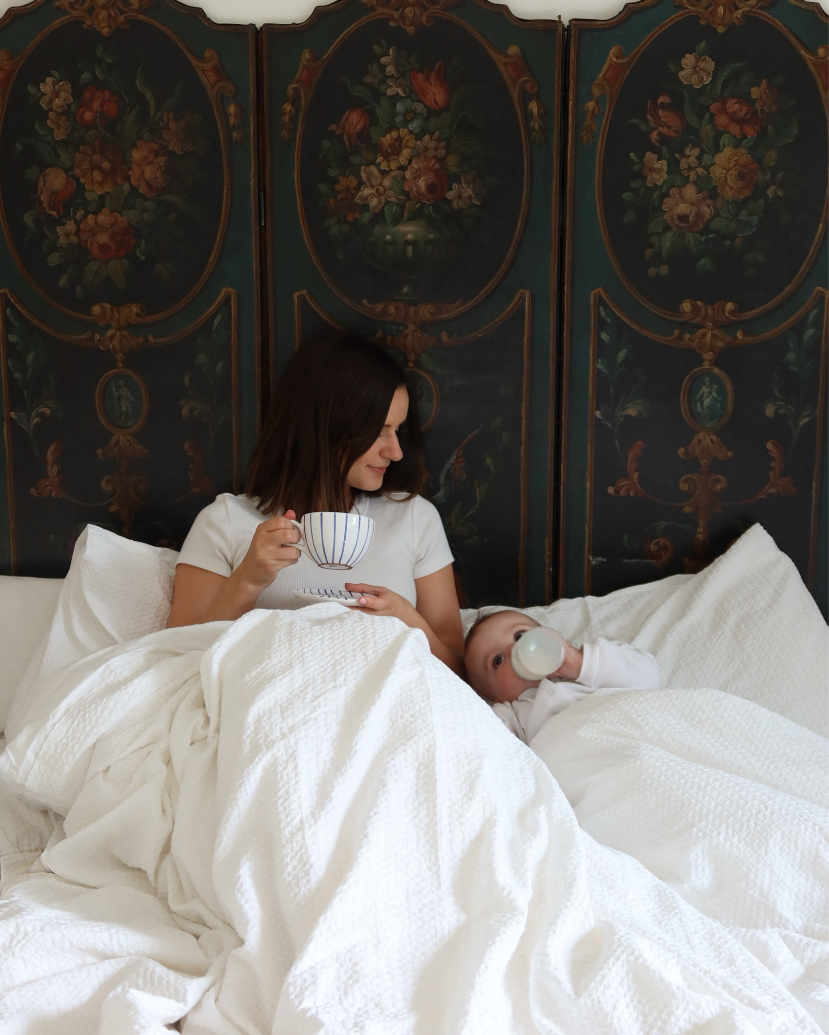 If you need us, we’ll be here… all day 😴✨ This bedding from @onequince is too good to leave. Buttery soft, breathable, and basically a cloud. ☁️

#QuincePartner #quince #ltkbedding