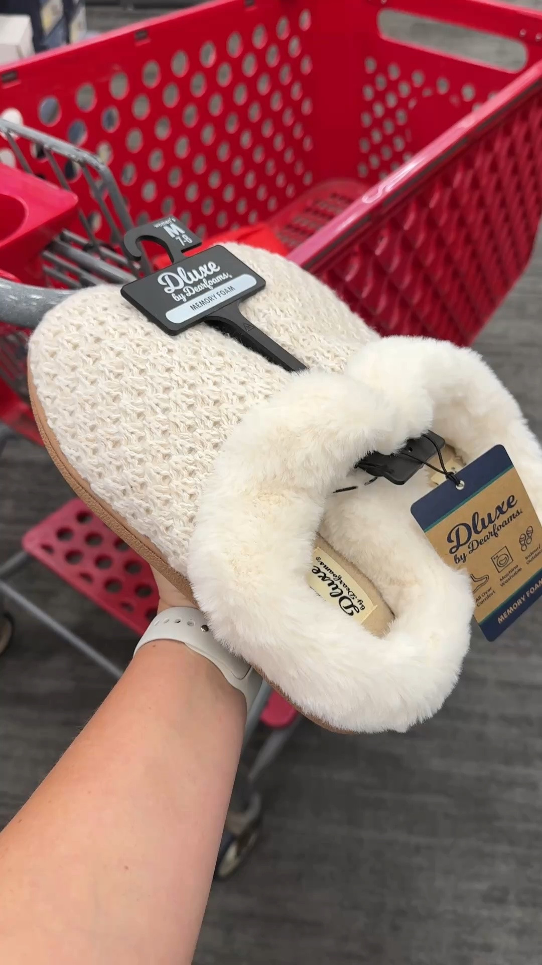 Dearfoams slippers @Target @dearfoams #slippers

#LTKgrwm #LTKdayinmylife #LTKmorningroutine