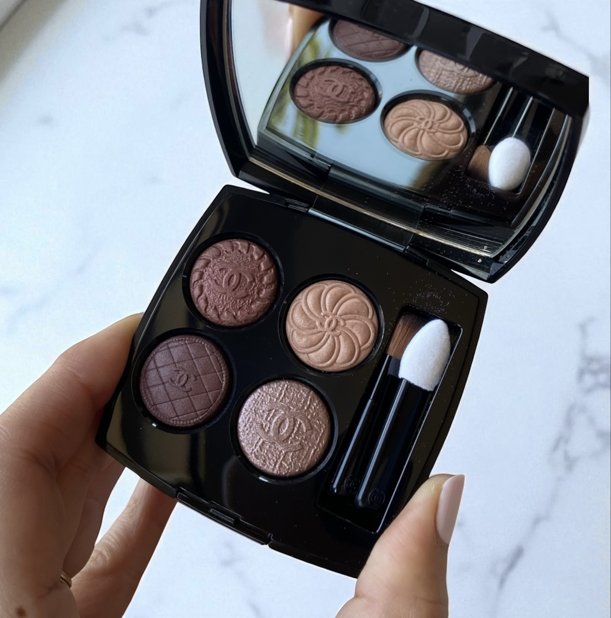 Makeup Look and swatches For 219 Boutons Couture Eyeshadow #chanelbeauty 

#LTKBeauty #LTKSeasonal