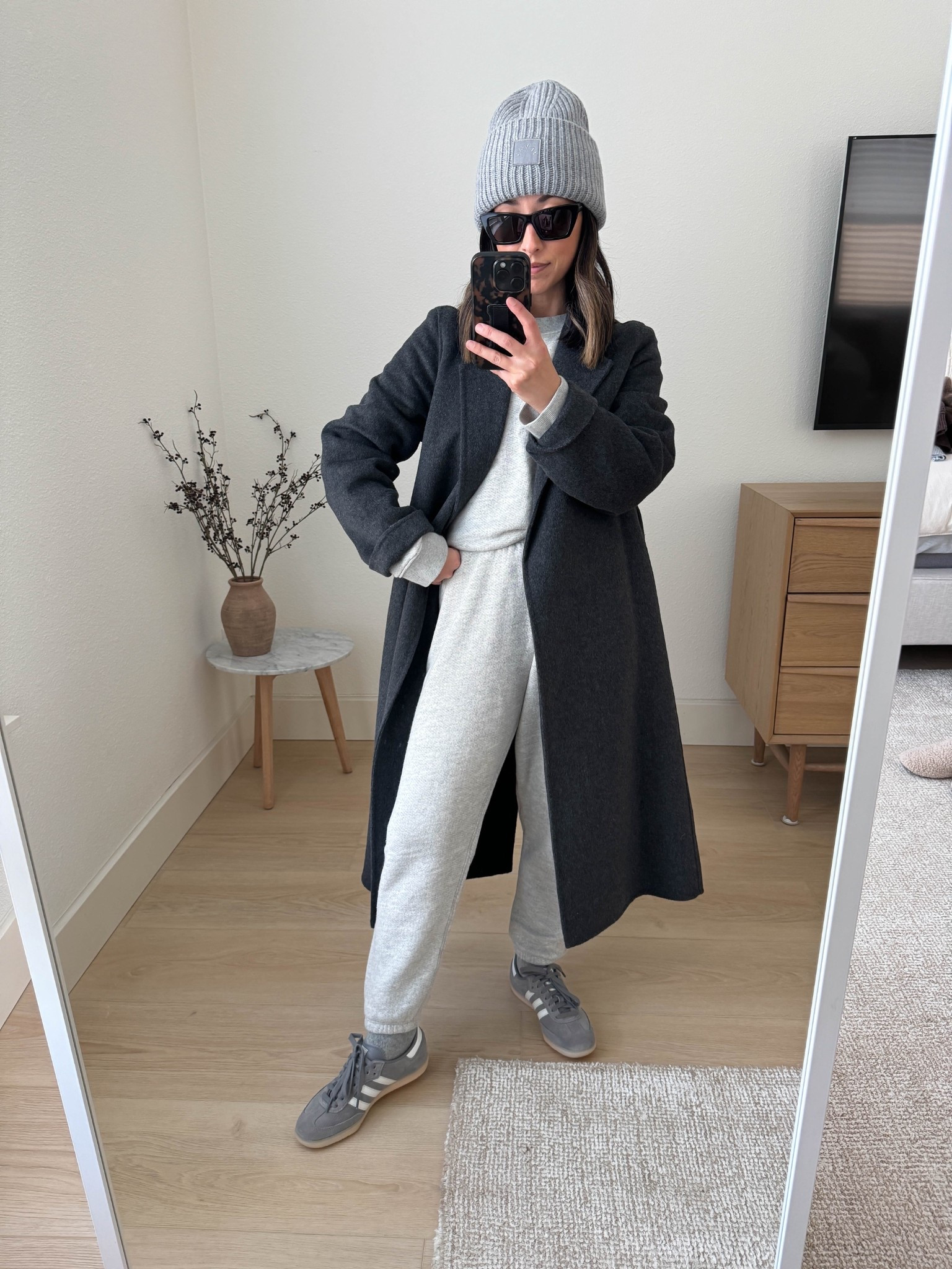 Old winter outfits I’d rewear. 

Mango coat xxs (color and style is old, current version is long and more tts)
Jenni Kayne sweatshirt medium Color: Light Grey
Jenni Kayne sweatpants xs Color: Light Grey
Adidas Samba 4.5 mens
Varely beanie
YSL sunglasses

Petite style, winter outfits, athleisure, winter style 


#LTKSeasonal #LTKootd #LTKPetite