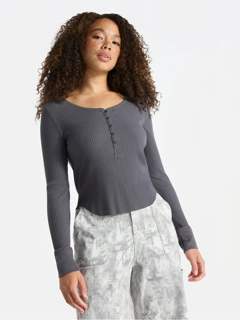 No Boundaries Scoop Neck Shirttail Henley Top with Long Sleeves, Women’s | Walmart (US)