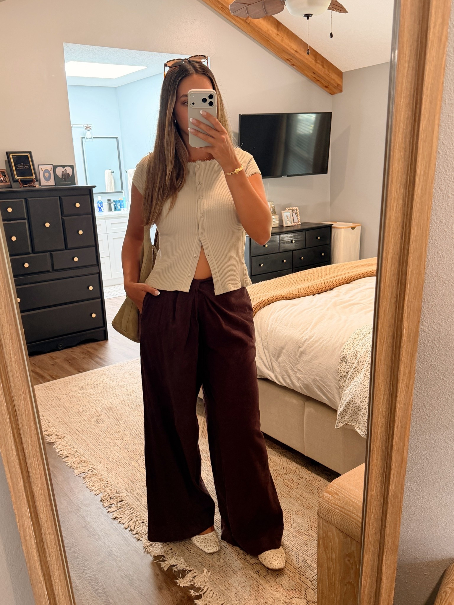 Fall comfy outfit wearing size M in both 

#LTKgrwm #LTKmomlife #LTKootd