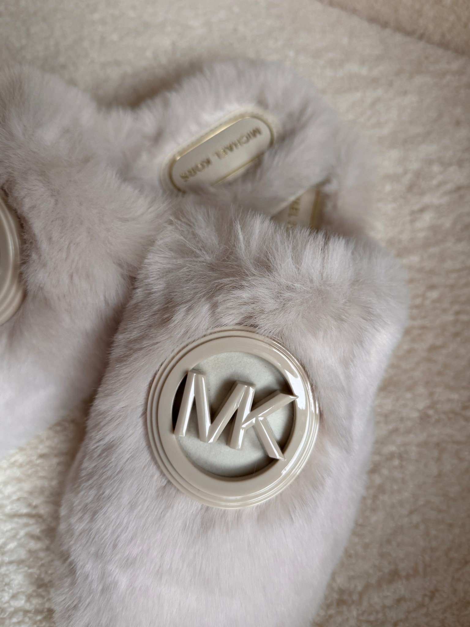 Gift Idea 🤍





#LTKselfcare #LTKGiftGuide #LTKmorningroutine