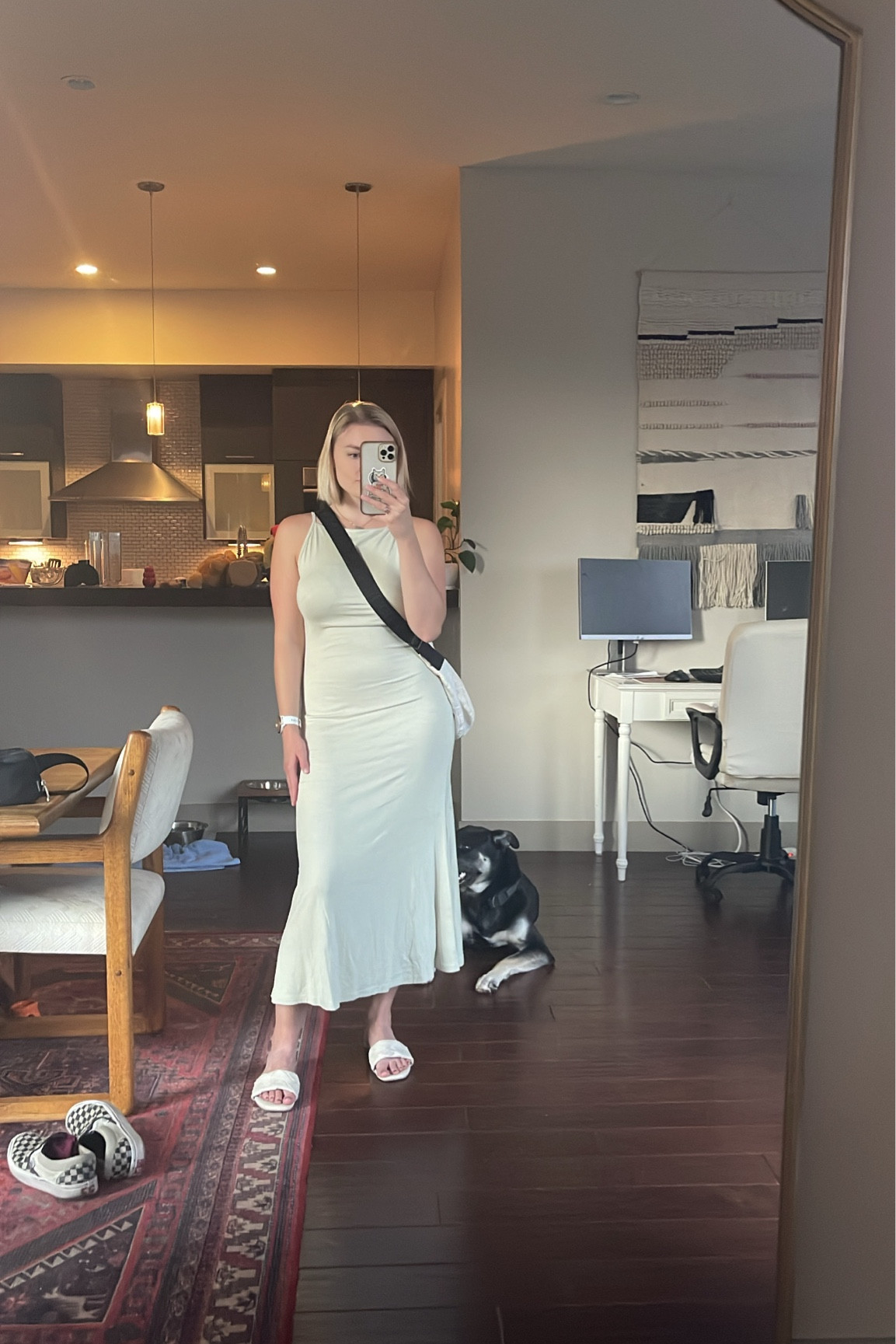 The comfiest dress I’m not even exaggerating. It has a built in brami so don’t have to wear a bra. Got a size medium!