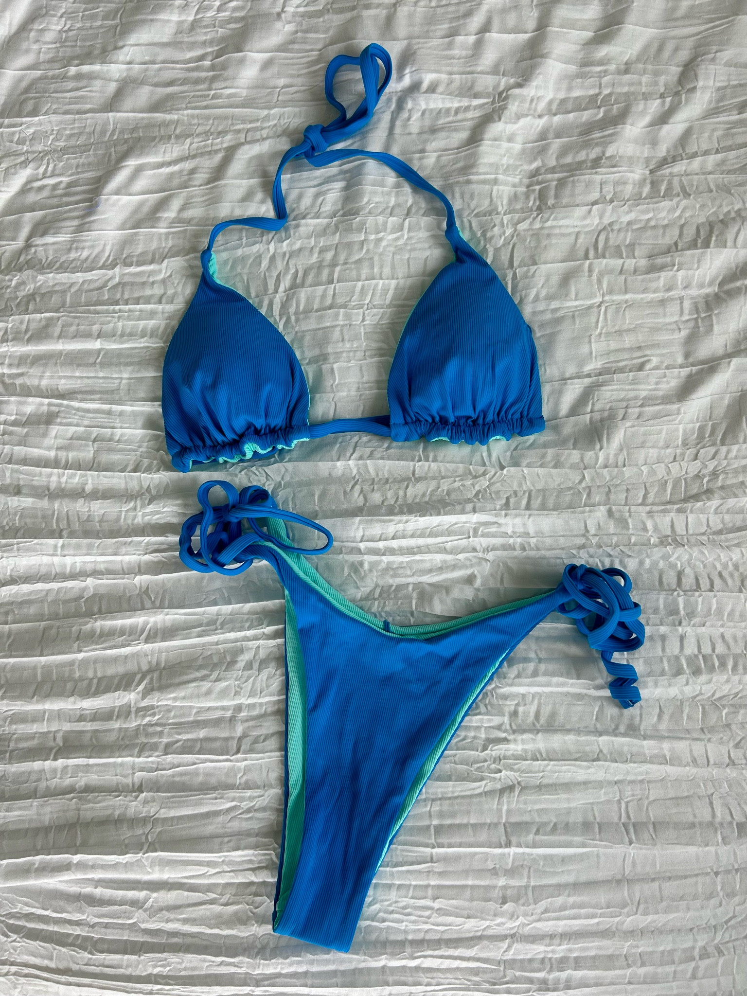 Pops of blue 🫐💙🦋 
Size small in both top & bottom! Use code AVAM20 for 20% off your order :) 

#LTKSwim