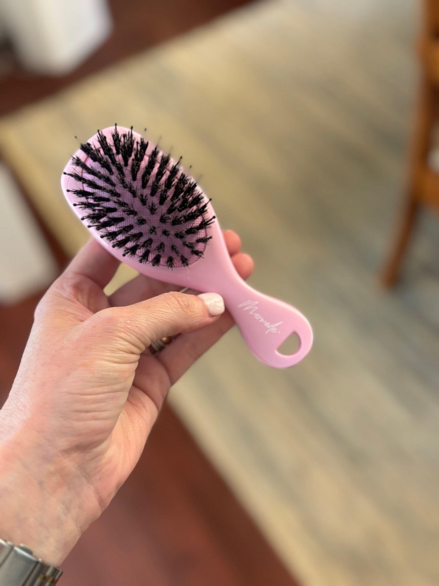 The litter brush that makes your hair feel so silky!! #australianbrand #kbeauty

#LTKBeauty