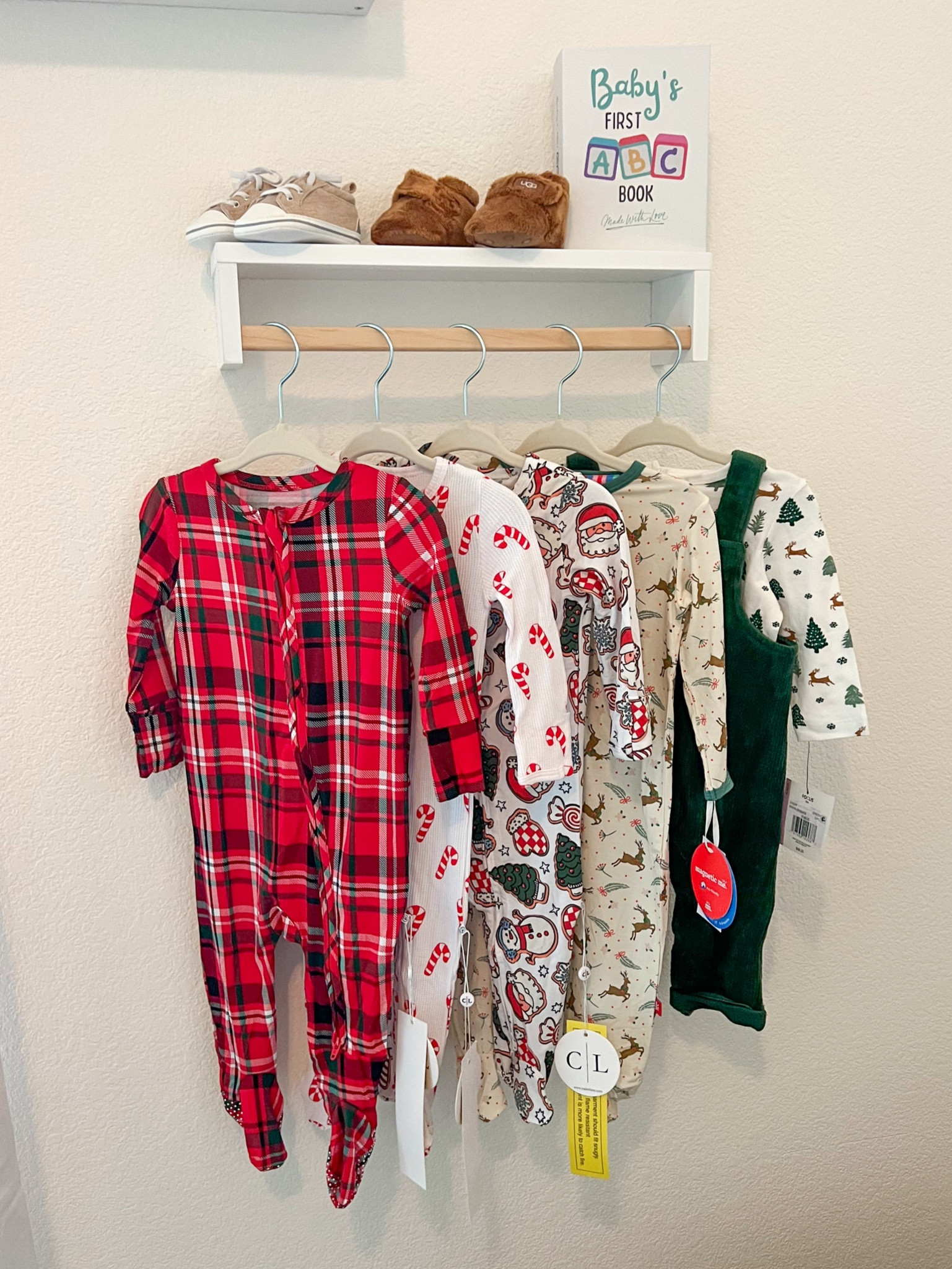 The cutest Christmas baby jammies and outfit 🎄 

#LTKBaby #LTKSeasonal #LTKHoliday