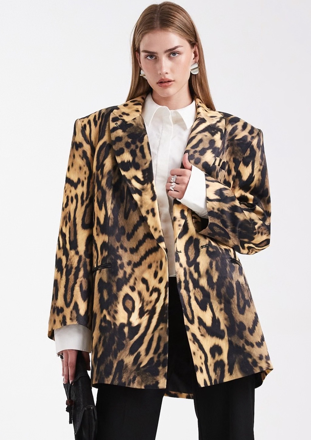 The perfect animal print blazer! Wear it with jeans or skirts! Add a little edginess to your look! 

#LTKStyleTip #LTKWorkwear #LTKSeasonal