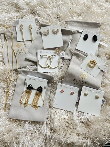 Kendra scott jewelry
Gift ideas 
25% off

#LTKGiftGuide #LTKsalealert #LTKunder100