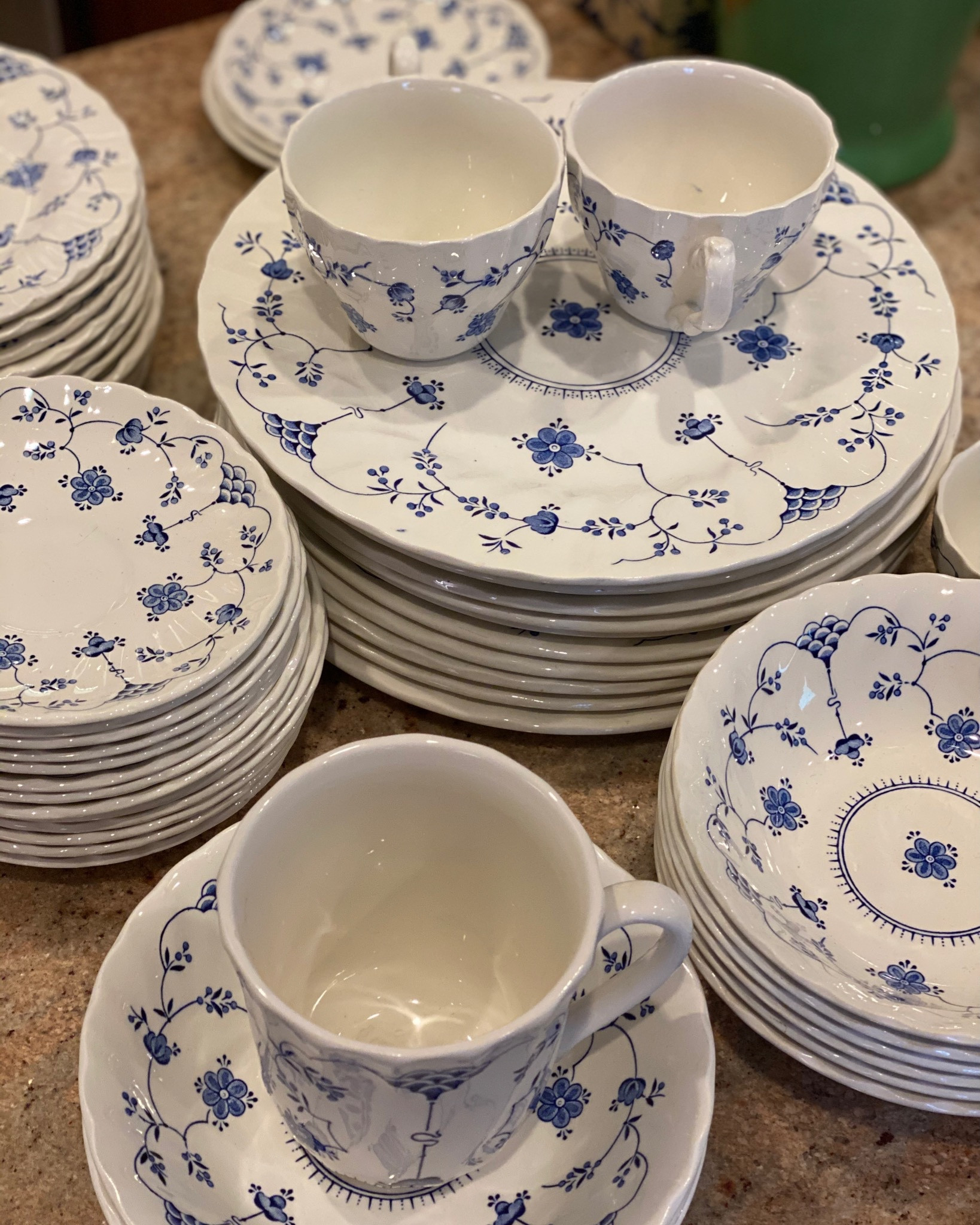 Myott Finlandia vintage England English transferware 

#LTKhome #LTKstyletip