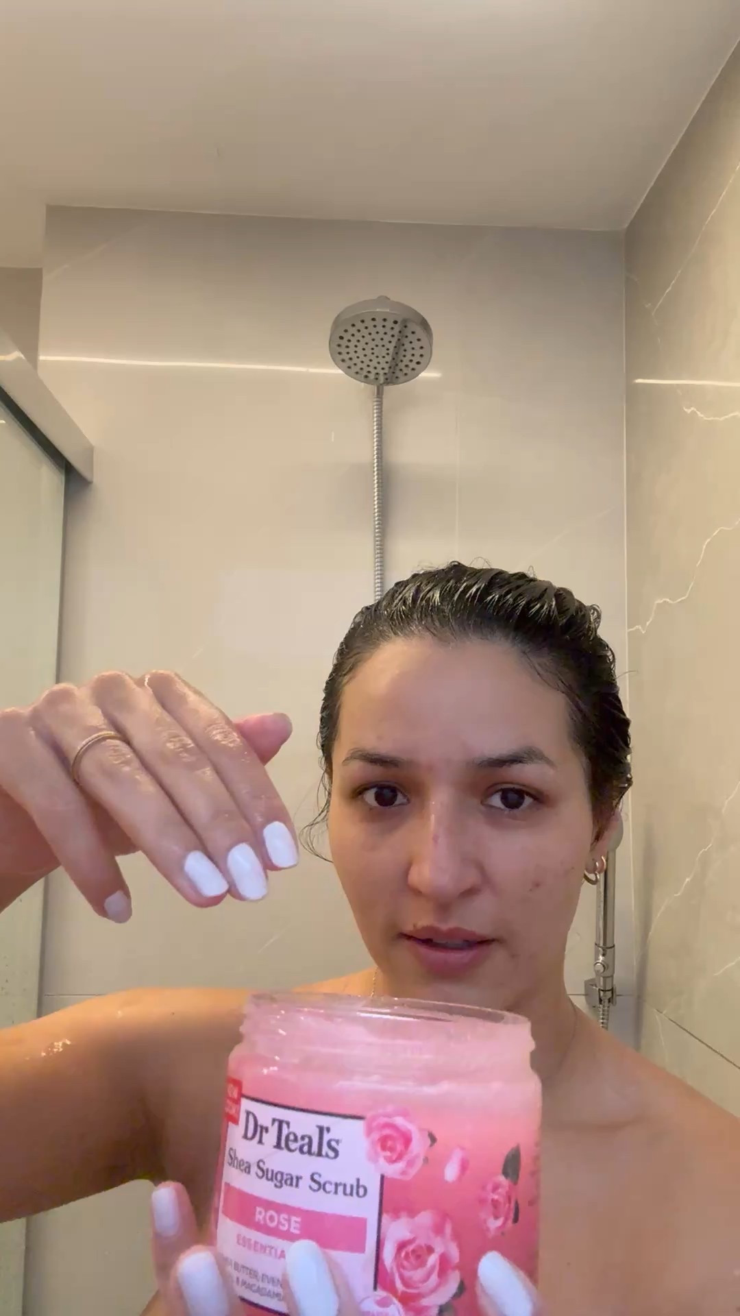 Sabia que tem Dr. Teals na Amazon? 
. 

É formulado com manteiga de karité, açúcar e óleos essenciais para esfoliar e suavizar a pele.
. 
A compra foi via Amazon e cada um saiu pro R$ 43,00 . Cada pote tem 500 gramas. 
. 
Já usou algum esfoliante desse tipo? Conta pra mim. 
.  #esfoliante #scrub #scrubsugarcrush #drteal #drtealsscrubs #drteals

#LTKautumn #LTKbeleza #LTKbrasil