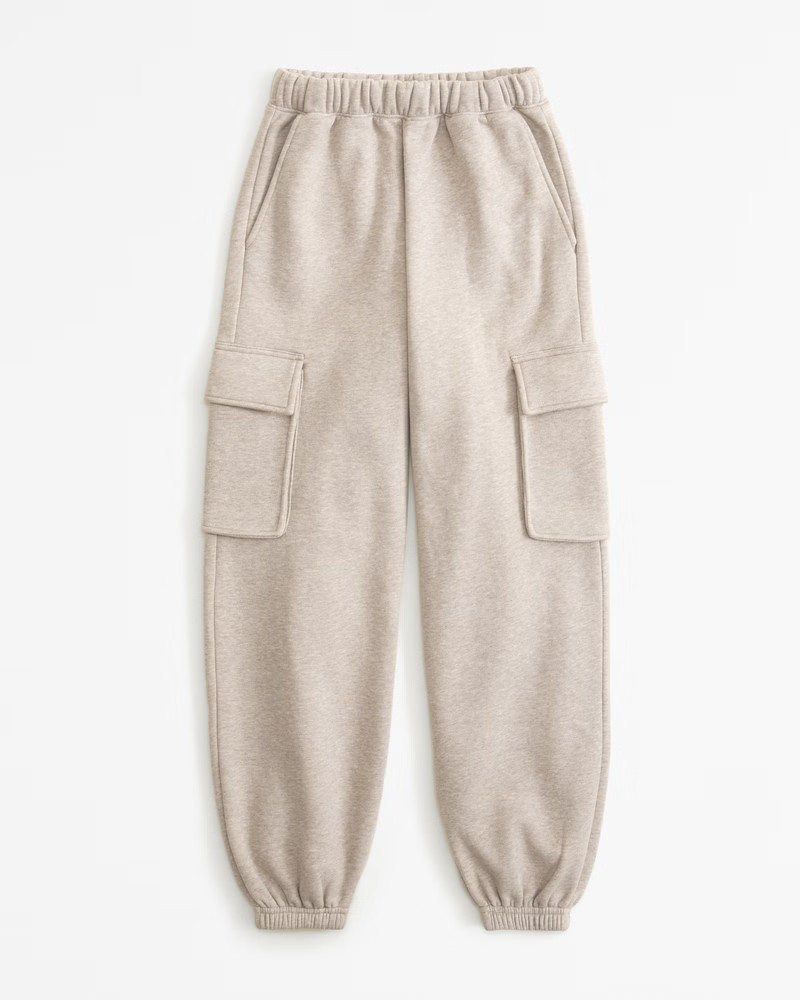 Essential Oversized Cargo Sunday Sweatpant | Abercrombie & Fitch (US)