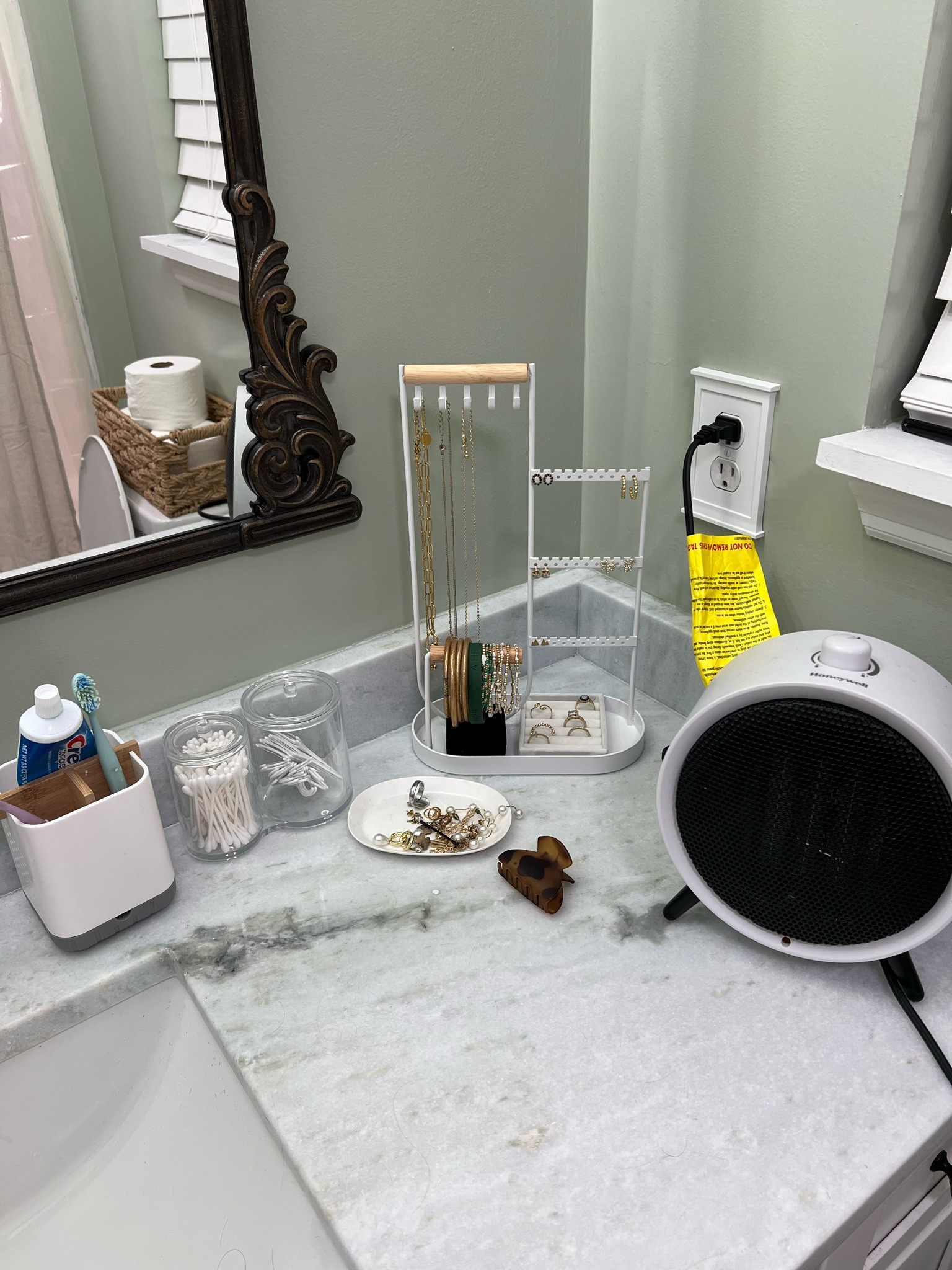 Jewelry organizer, toothbrushes holder, bathroom heater, bathroom diy, bathroom makeover

#LTKFindsUnder50 #LTKHome