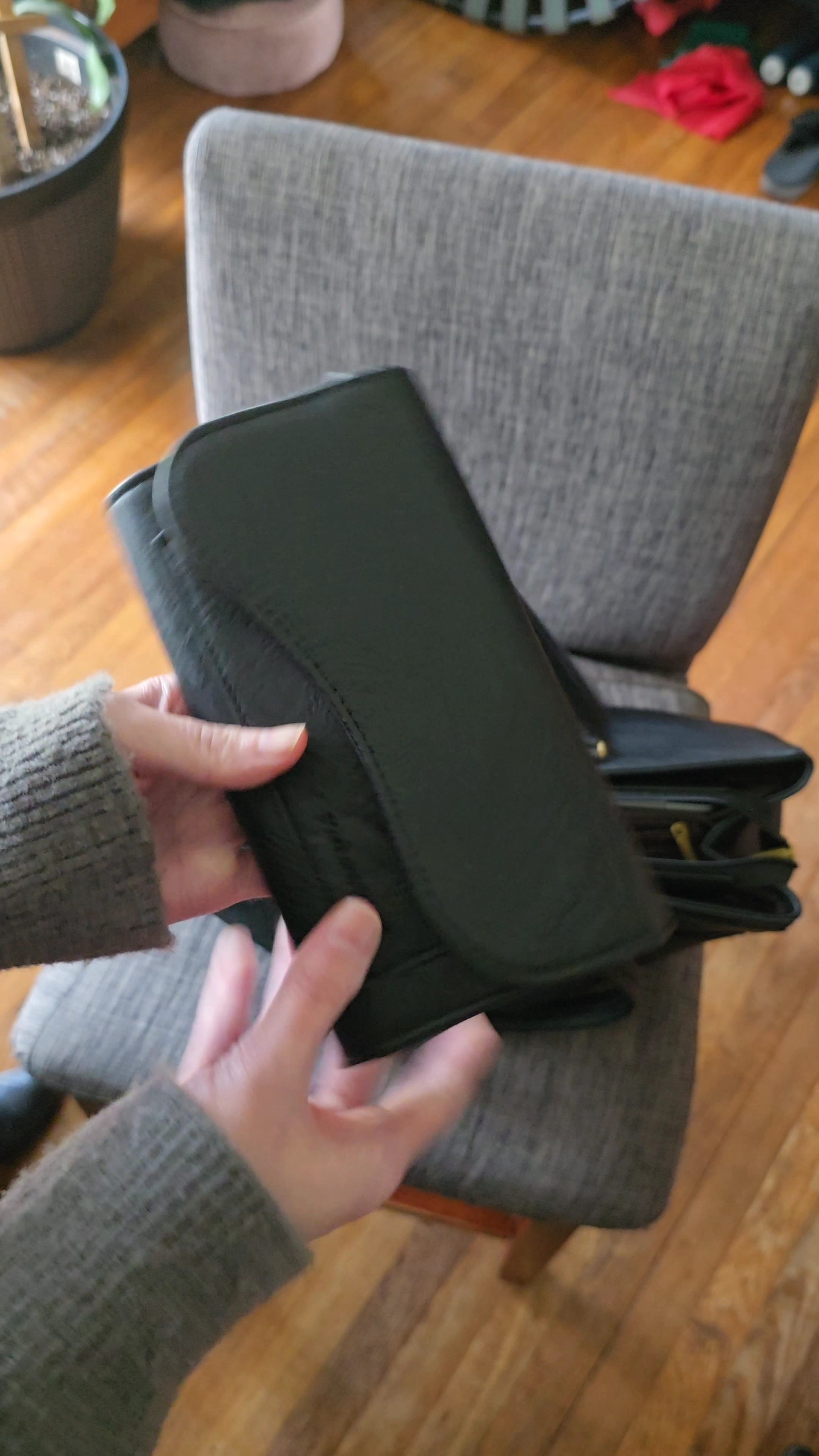 A quick look at my everyday wallet and the features that make it so practical — slim design, easy access, and just enough space for the essentials. I use this one daily and love how simple and minimal it is. 

#LTKdayinmylife #LTKootd #LTKU